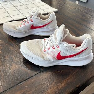 Men’s Nike running shoe | size 9.5